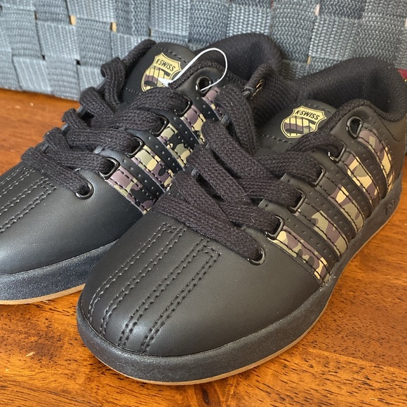 Boys black w camouflage K-Swiss - Picture 4 of 4